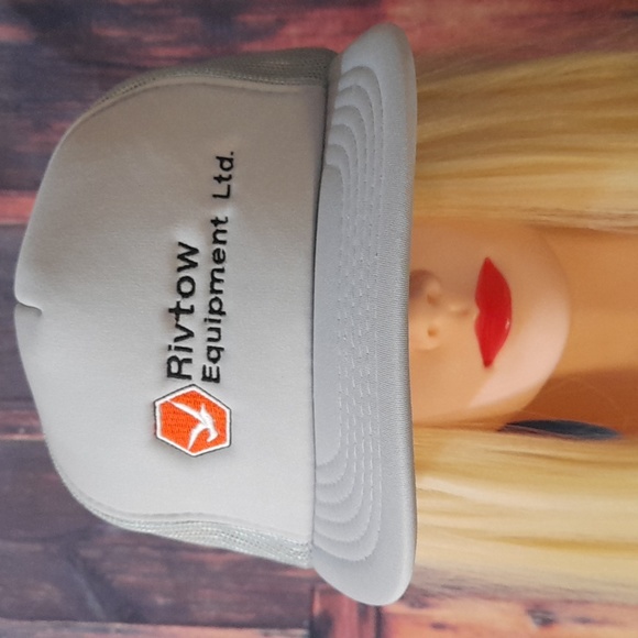 ๐ Vintage Rivtow Trucker Hat - Picture 1 of 8